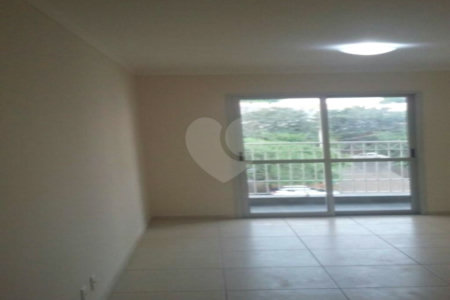 Apartamento à venda com 3 quartos, sendo 1 suíte,  em Jardim Luísa, São Paulo, SP