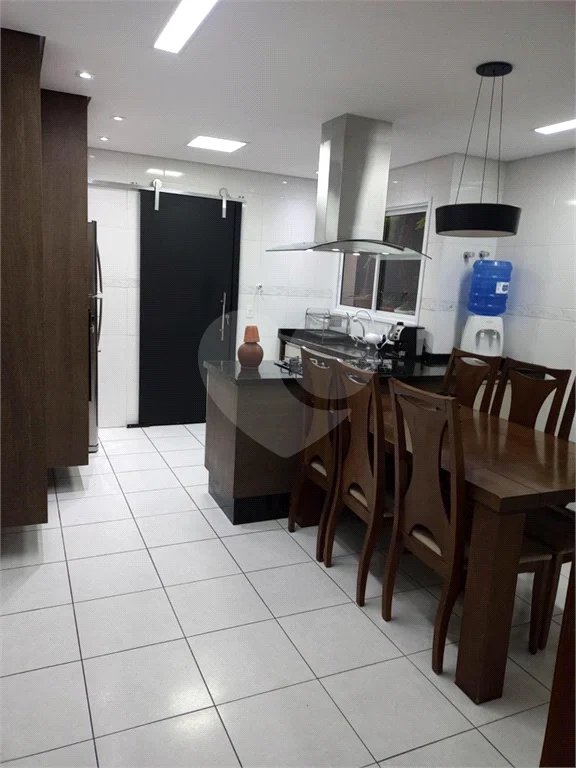Sobrado à venda com 3 suítes em Vila Mazzei, São Paulo, SP