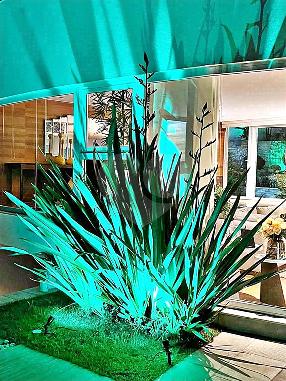 Casa à venda com 4 suítes no condomínio Residencial Jd. Ibiratiba, São Paulo - SP
