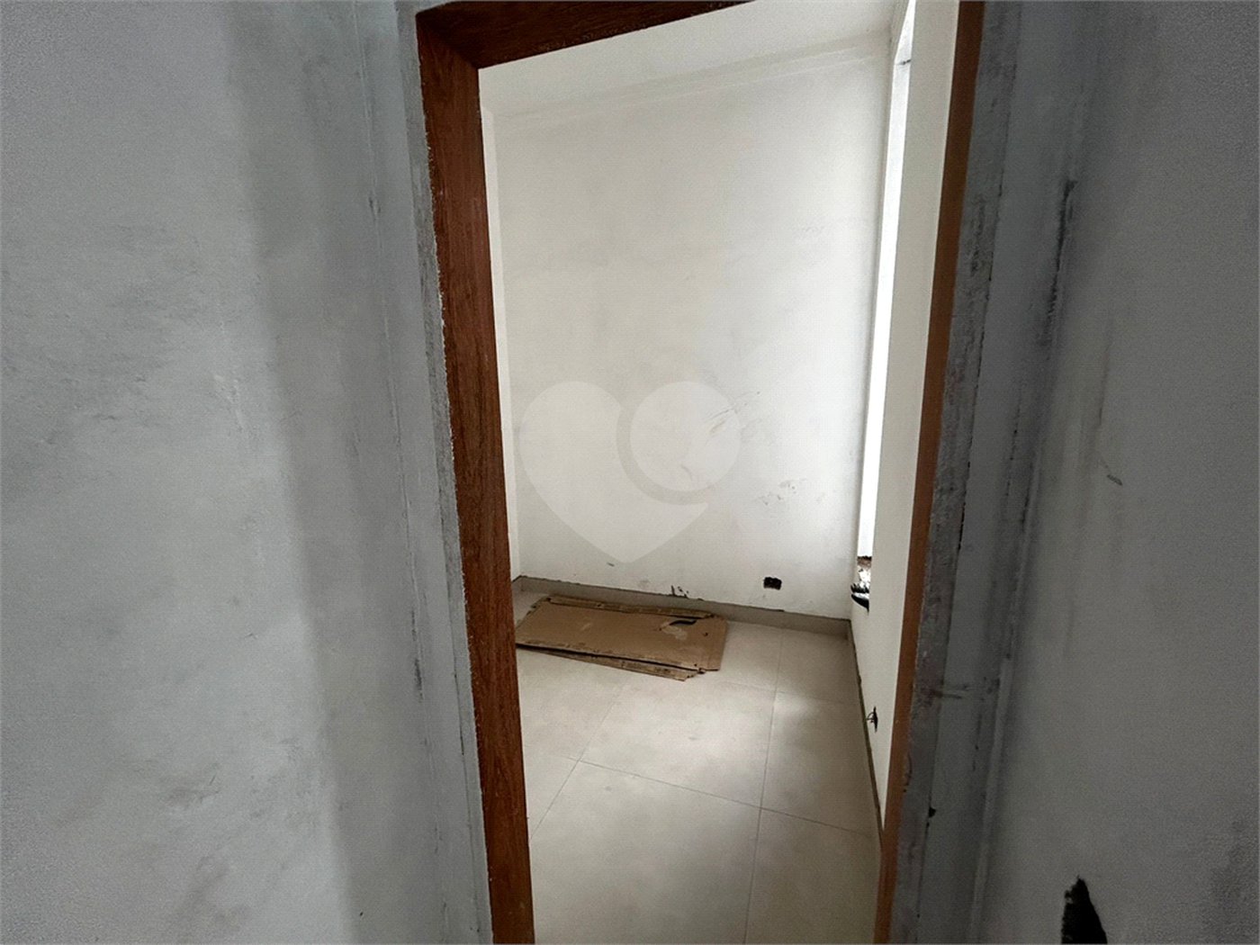 Casa à venda com 3 quartos, sendo 1 suíte,  no condomínio Lago dos Ipês, Itapetininga - SP