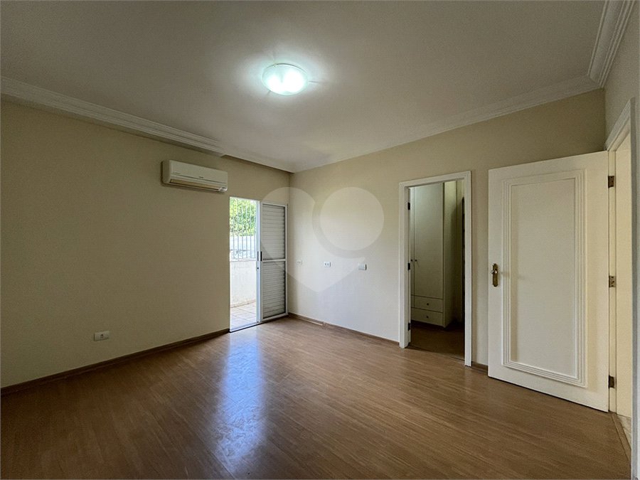 Casa para alugar com 4 quartos, sendo 2 suítes, no condomínio Porto Fino, São Paulo - SP