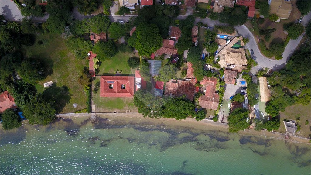 Casa à venda com 6 quartos, sendo 4 suítes, em Manguinhos, Armação dos Búzios, RJ