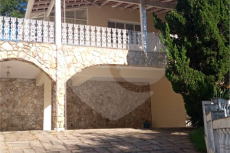 Casa à venda com 5 quartos, sendo 3 suítes,  no condomínio Estância Marambaia, Vinhedo - SP