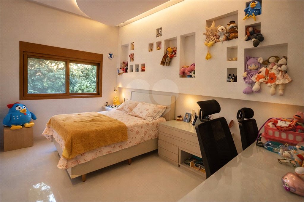 Casa à venda com 5 quartos, sendo 4 suítes, no condomínio Portal dos Oitis, Araraquara - SP