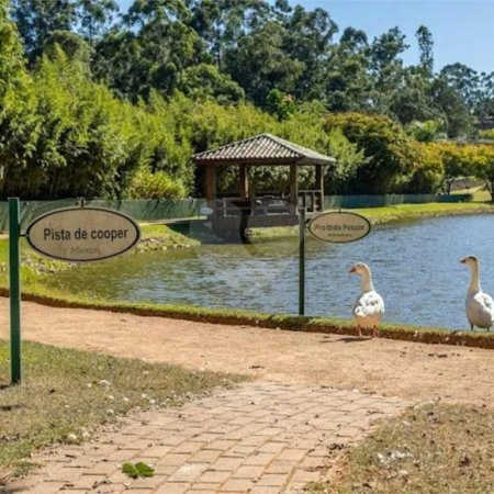Casa à venda com 3 quartos, sendo 2 suítes,  no condomínio Arboretum, Vinhedo - SP
