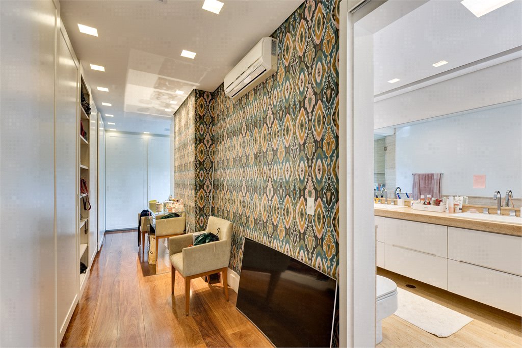 Casa à venda com 3 suítes no condomínio Parc Vignoble, São Paulo - SP