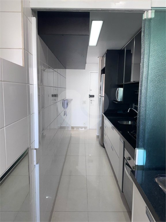 O Seu Apartamento Exclusivo: 74 m² Reformados ao Lado do Ibirapuera!