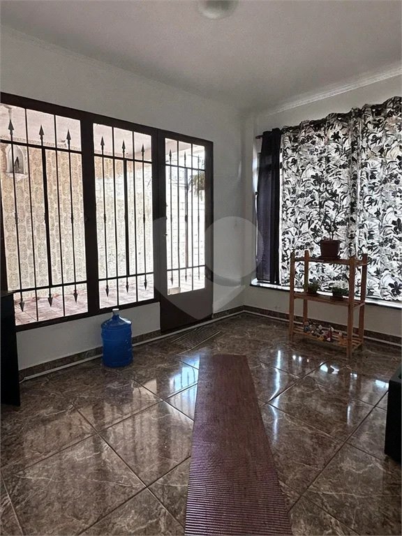 Casa Térrea à venda com 4 quartos em Vila Vitório Mazzei, São Paulo, SP