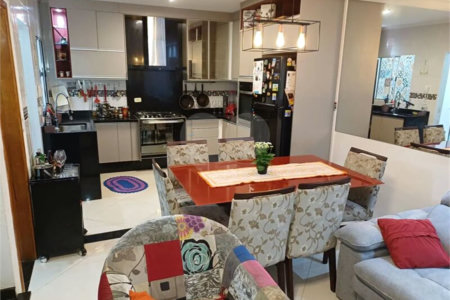 Casa à venda com 3 quartos, sendo 1 suíte, no condomínio Residencial Shekinah, São Paulo - SP