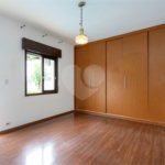 Casa Térrea à venda ou para alugar com 4 suítes em Jardim Marajoara, São Paulo, SP