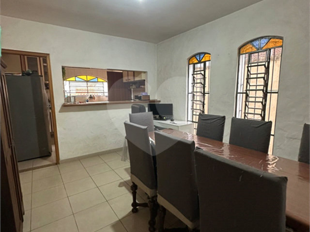 Sobrado à venda com 3 quartos, sendo 1 suíte,  em Jardim Prudência, São Paulo, SP