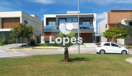 Casa à venda com 5 quartos, sendo 4 suítes, no condomínio Alphaville 1, São José dos Campos - SP