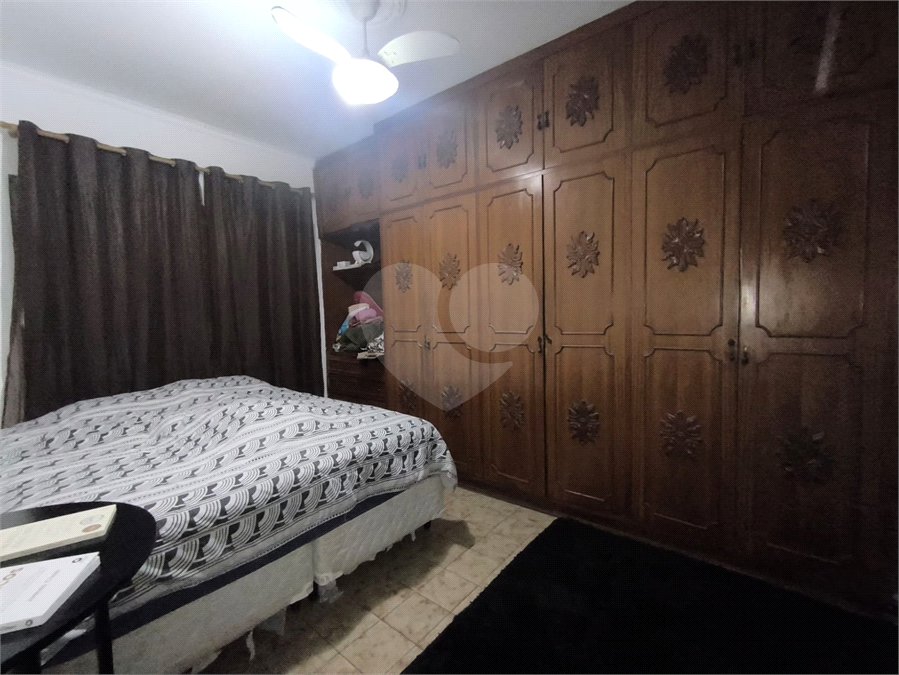 Sobrado à venda com 8 quartos, sendo 2 suítes, em Parada Inglesa, São Paulo, SP