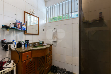 Sobrado à venda com 4 quartos, sendo 2 suítes,  em Vila Madalena, São Paulo, SP