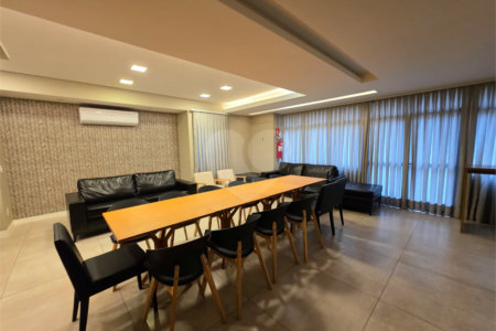 Apartamento à venda com 2 quartos, sendo 1 suíte, em Vila Olímpia, São Paulo, SP
