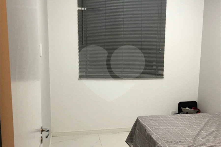 Apartamento à venda com 2 quartos em Cidade Tiradentes, São Paulo, SP