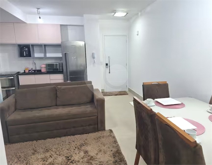 Apartamento com uma suíte para locação ao lado do Shopping Metrô Tatuapé. SP