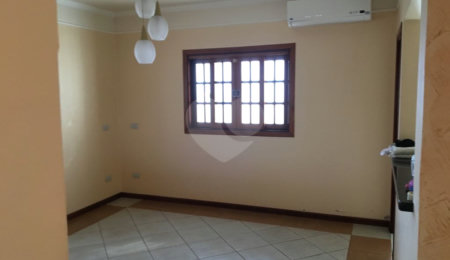 Casa à venda com 3 quartos, sendo 1 suíte,  no Centro, Itirapina, SP