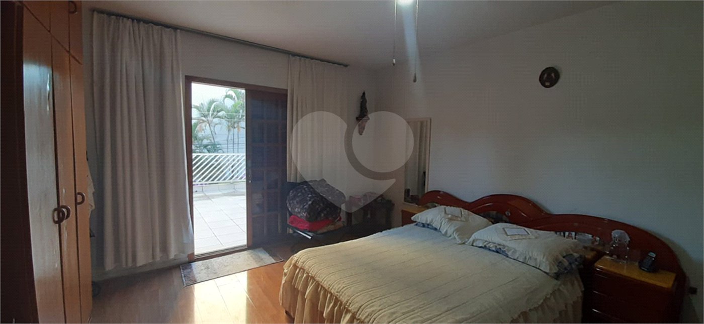 Sobrado à venda com 4 quartos em Santana, São Paulo, SP