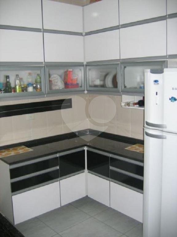 Casa à venda com 3 quartos, sendo 1 suíte, no condomínio Residencial Maracujás, São Paulo - SP