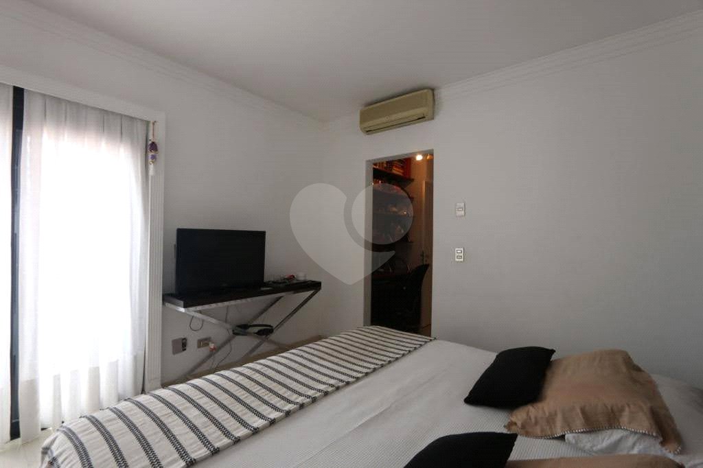 Apartamento à venda com 4 quartos, sendo 2 suítes,  em Vila Uberabinha, São Paulo, SP