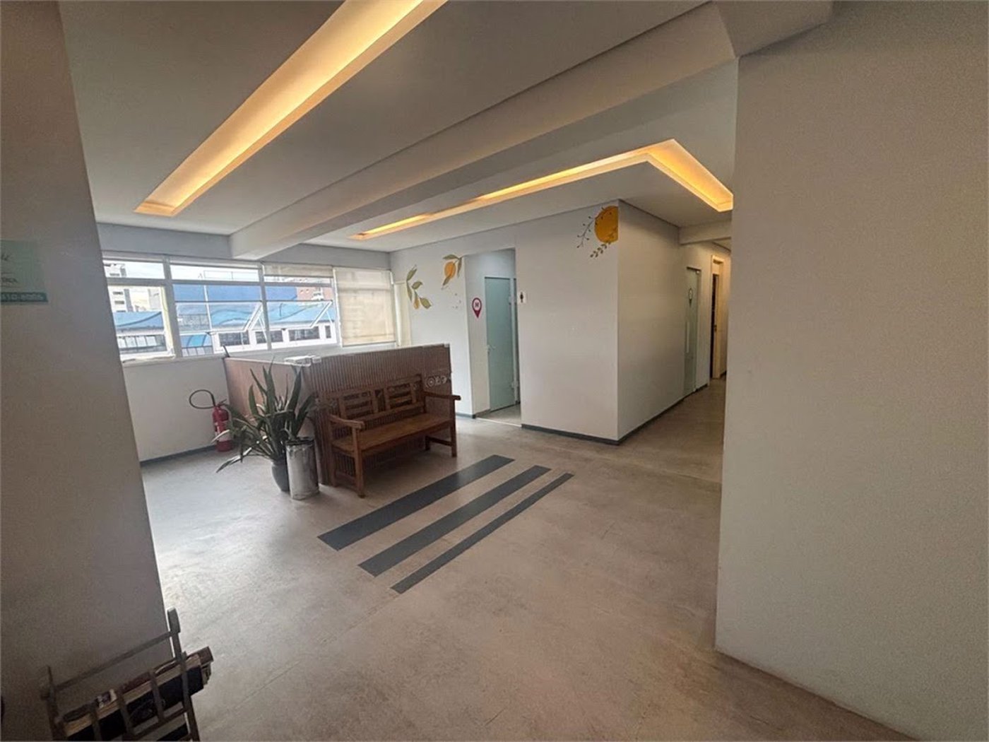 Sala Comercial para venda e locação, Estuário, Santos - SA0057.