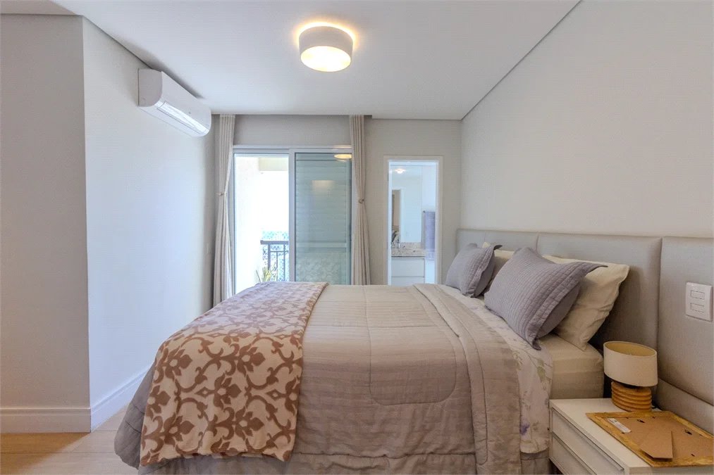 Apartamento à venda com 3 suítes em Vila Ipojuca, São Paulo, SP