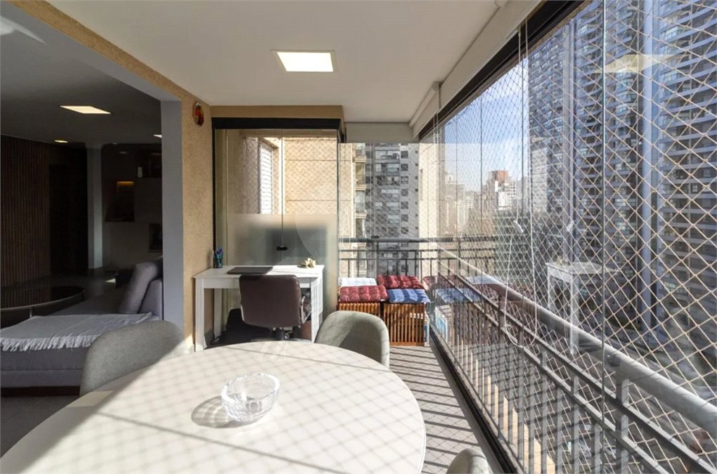 Apartamento à venda com 3 quartos, sendo 2 suítes, em Brooklin Paulista, São Paulo, SP