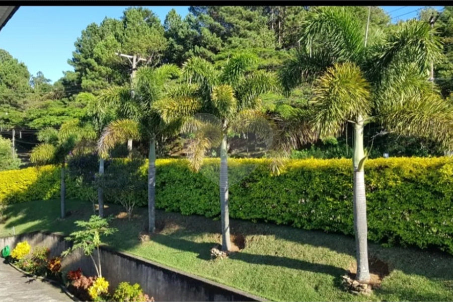 Casa à venda com 4 suítes no condomínio Monte Samkhya, Serra Negra - SP