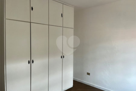 Sobrado à venda com 3 quartos, sendo 1 suíte, em Chácara Santo Antônio, São Paulo, SP