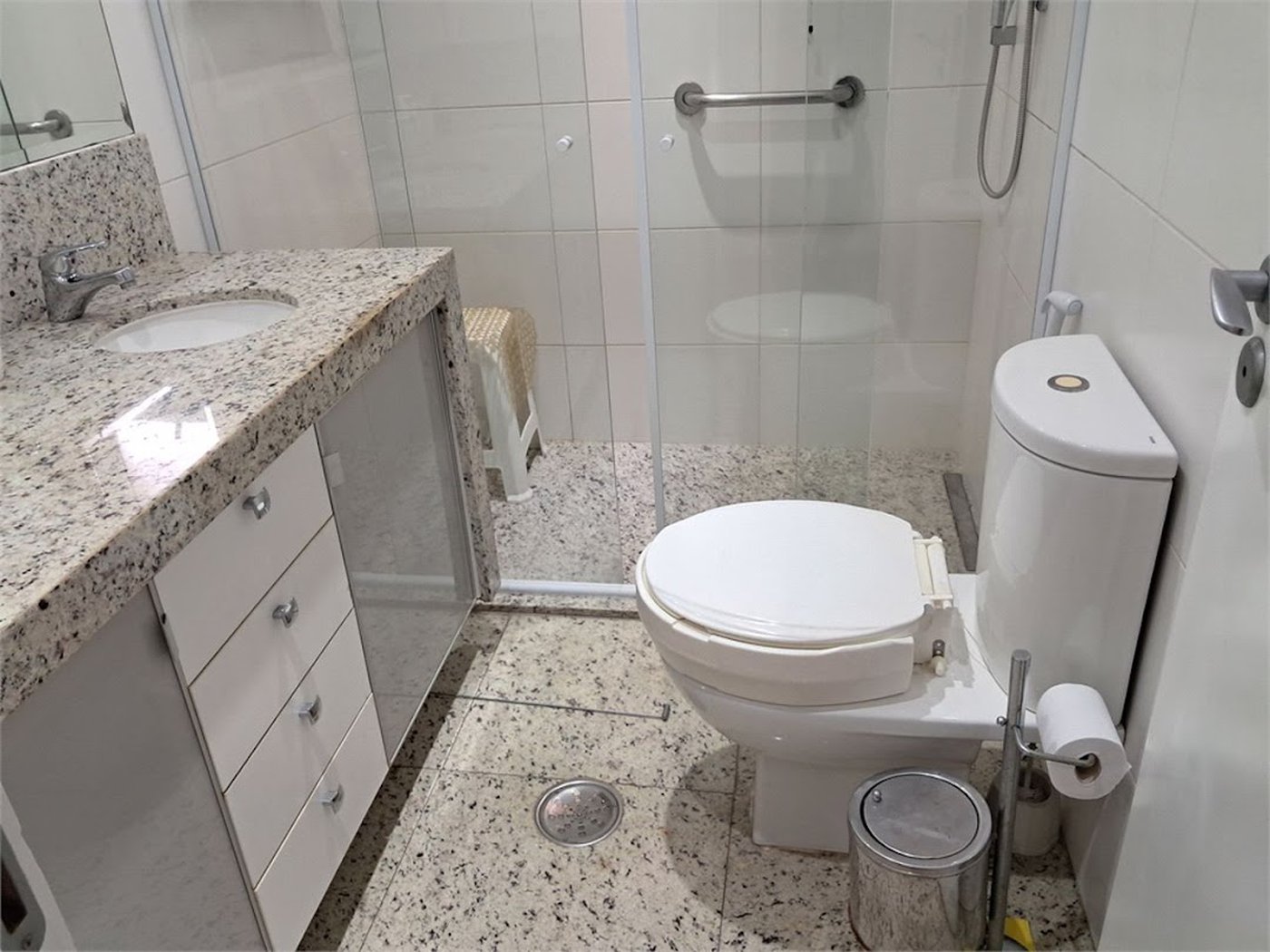 Apartamento Residencial à venda, Gonzaga, Santos - AP0761.