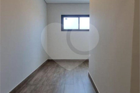 Casa à venda com 3 suítes no condomínio Portal dos Bandeirantes, Salto - SP