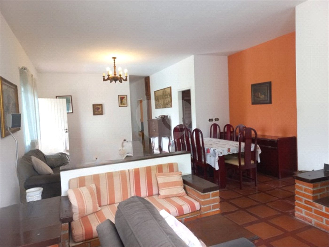 Casa à venda com 4 quartos, sendo 2 suítes, no condomínio Residencial Ypeville, Mairiporã - SP