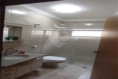 Casa à venda com 4 quartos, sendo 2 suítes, no condomínio Residencial Villa dos Inglezes, Sorocaba - SP