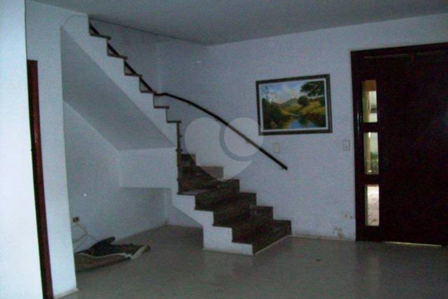 Sobrado à venda com 4 quartos em Parada Inglesa, São Paulo, SP