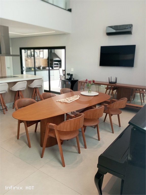 Casa à venda ou para alugar com 3 suítes no condomínio Residencial Central Parque, Salto - SP