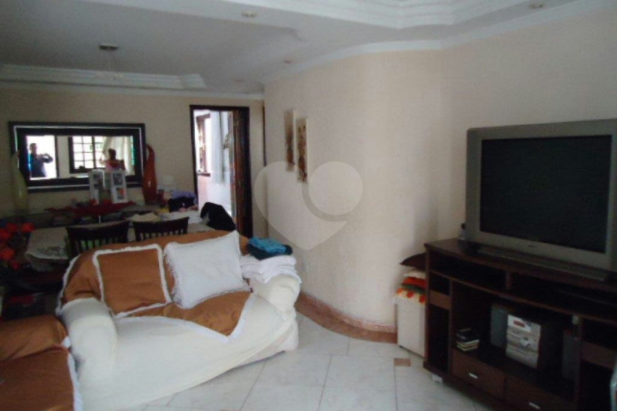 Sobrado à venda com 3 quartos, sendo 1 suíte, em Jardim Leonor Mendes de Barros, São Paulo, SP