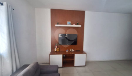 Sobrado à venda com 3 quartos, sendo 1 suíte,  em Vila Campanela, São Paulo, SP