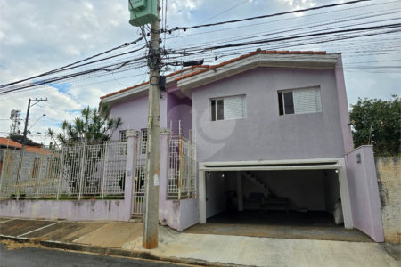 Casa à venda com 4 quartos, sendo 2 suítes,  em Vila Nastri, Itapetininga, SP