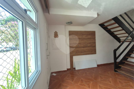 Casa à venda com 3 quartos, sendo 2 suítes, no condomínio Quintas Marajoara, São Paulo - SP