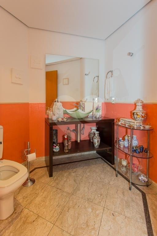 Apartamento para alugar com 5 quartos, sendo 3 suítes, em Alto de Pinheiros, São Paulo, SP