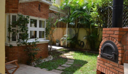 Casa à venda ou para alugar com 4 suítes no condomínio Vila Lanza, São Paulo - SP