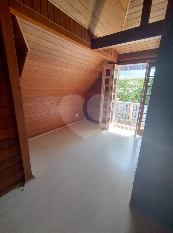 Casa à venda com 3 quartos, sendo 1 suíte, no condomínio Bosque de Greviléa, Vinhedo - SP