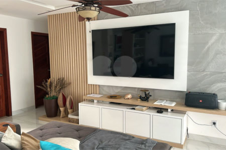 Casa à venda com 5 quartos, sendo 1 suíte, em Caravelas, Armação dos Búzios, RJ
