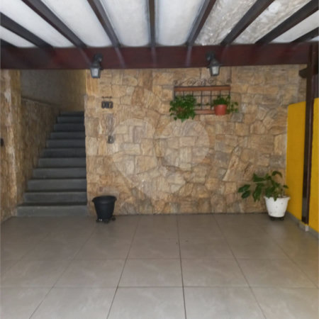 Sobrado à venda com 3 quartos em Jardim Marisa, São Paulo, SP