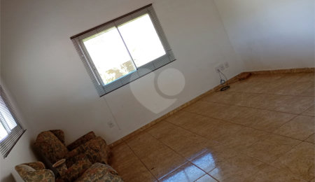 Casa Térrea à venda com 3 quartos em Guaxinduva, Atibaia, SP