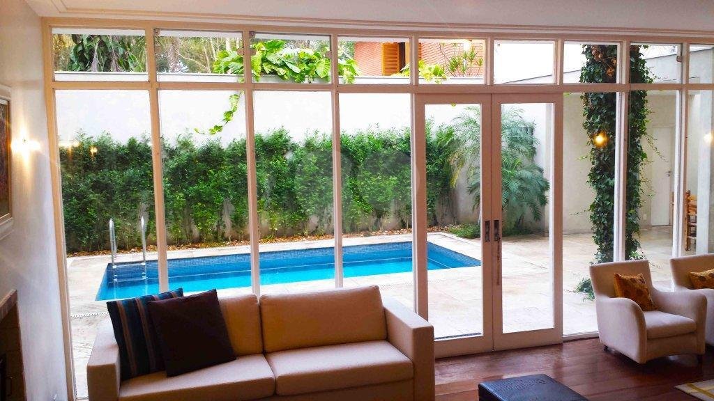 Sobrado à venda com 4 quartos, sendo 2 suítes, em Jardim Marajoara, São Paulo, SP