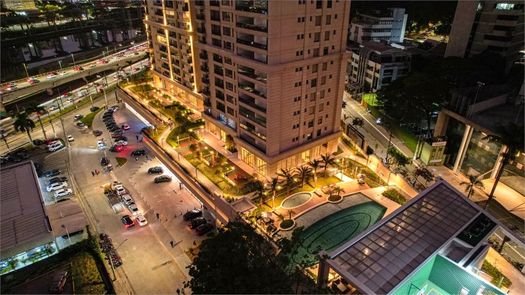 Apartamento à venda com 4 suítes em Real Parque, São Paulo, SP