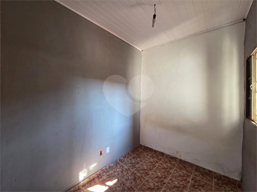 Casa à venda com 2 quartos em Jardim Vieira de Moraes, Itapetininga, SP