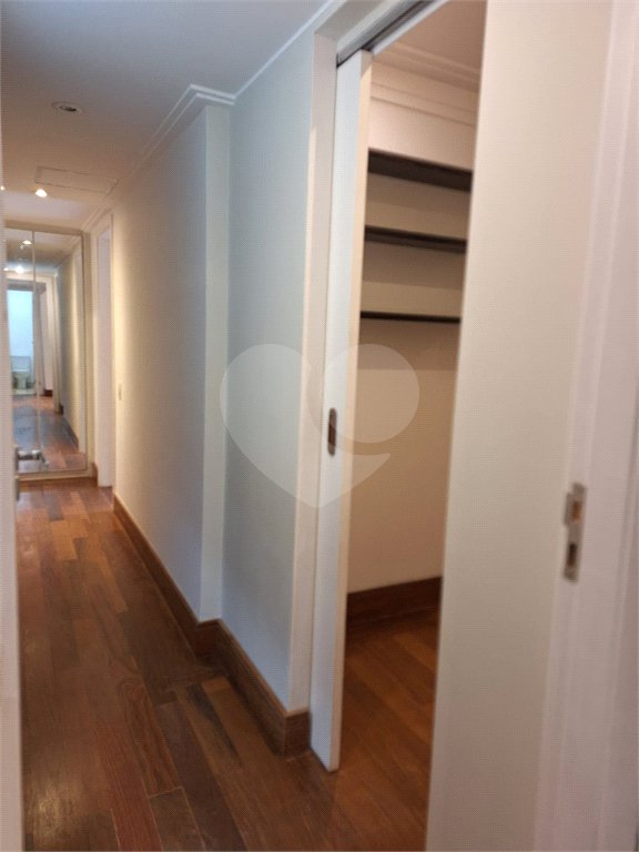 Apartamento à venda com 4 quartos, sendo 3 suítes,  em Vila Gertrudes, São Paulo, SP